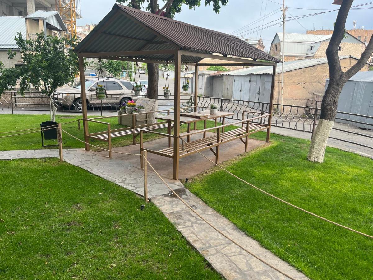 Street51 Yerevan Exterior foto